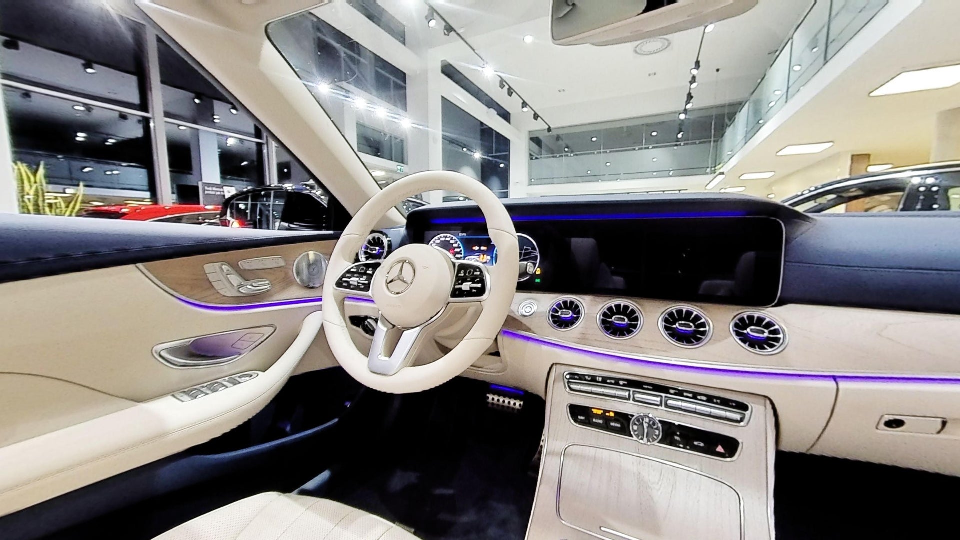 Salon Mercedes-Benz Mojsiuk
